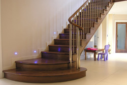 Ремонт деревянных лестниц в доме